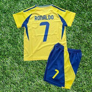 Ronaldo #7 AlNassr Home Jersey – Size 28 – Fits ages 12-13 y (Jersey + Shorts)
